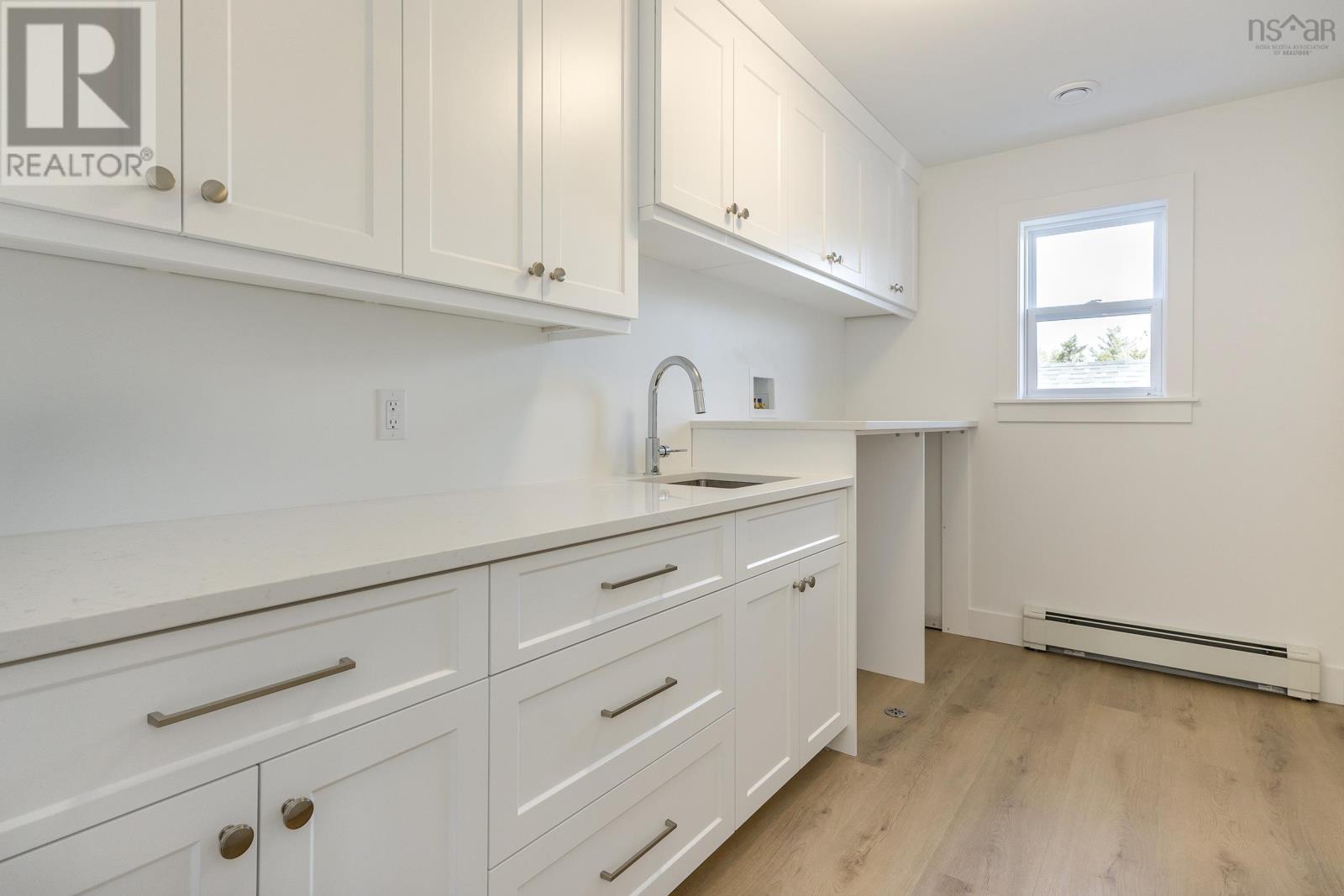 For sale 520 Perrin Drive, Fall River, Nova Scotia B2T1X8 202324653