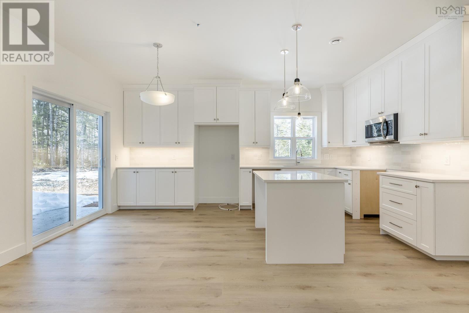 For sale 520 Perrin Drive, Fall River, Nova Scotia B2T1X8 202324653