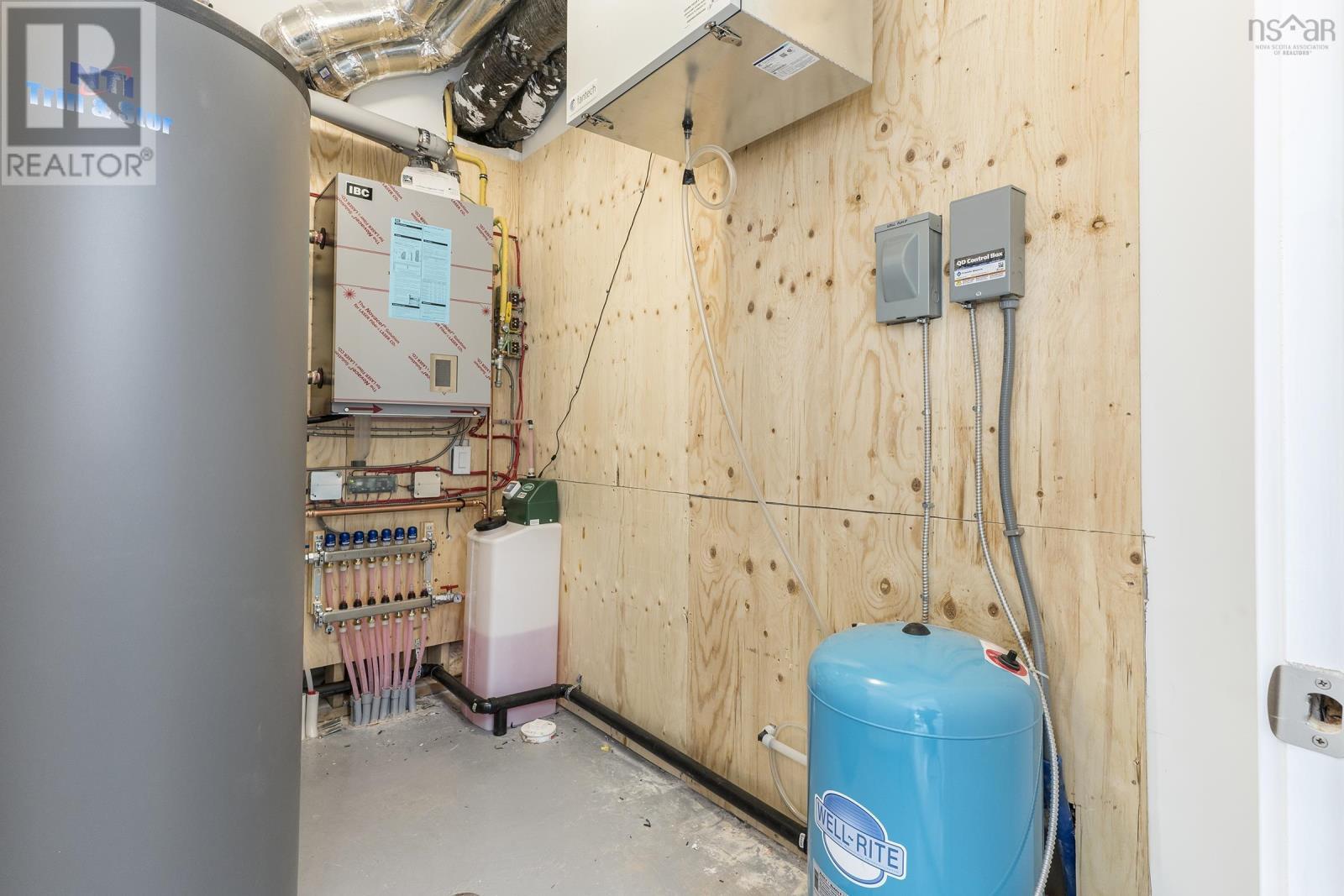 For sale 520 Perrin Drive, Fall River, Nova Scotia B2T1X8 202324653