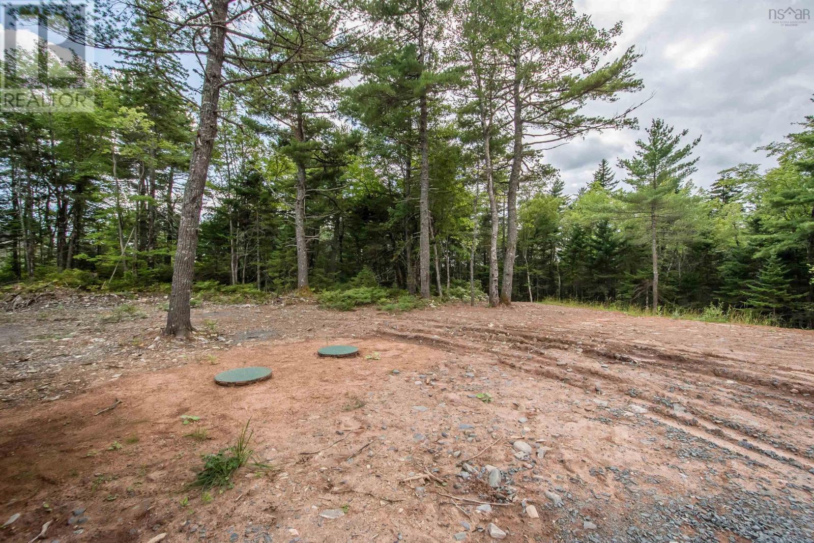 For sale 520 Perrin Drive, Fall River, Nova Scotia B2T1X8 202324653