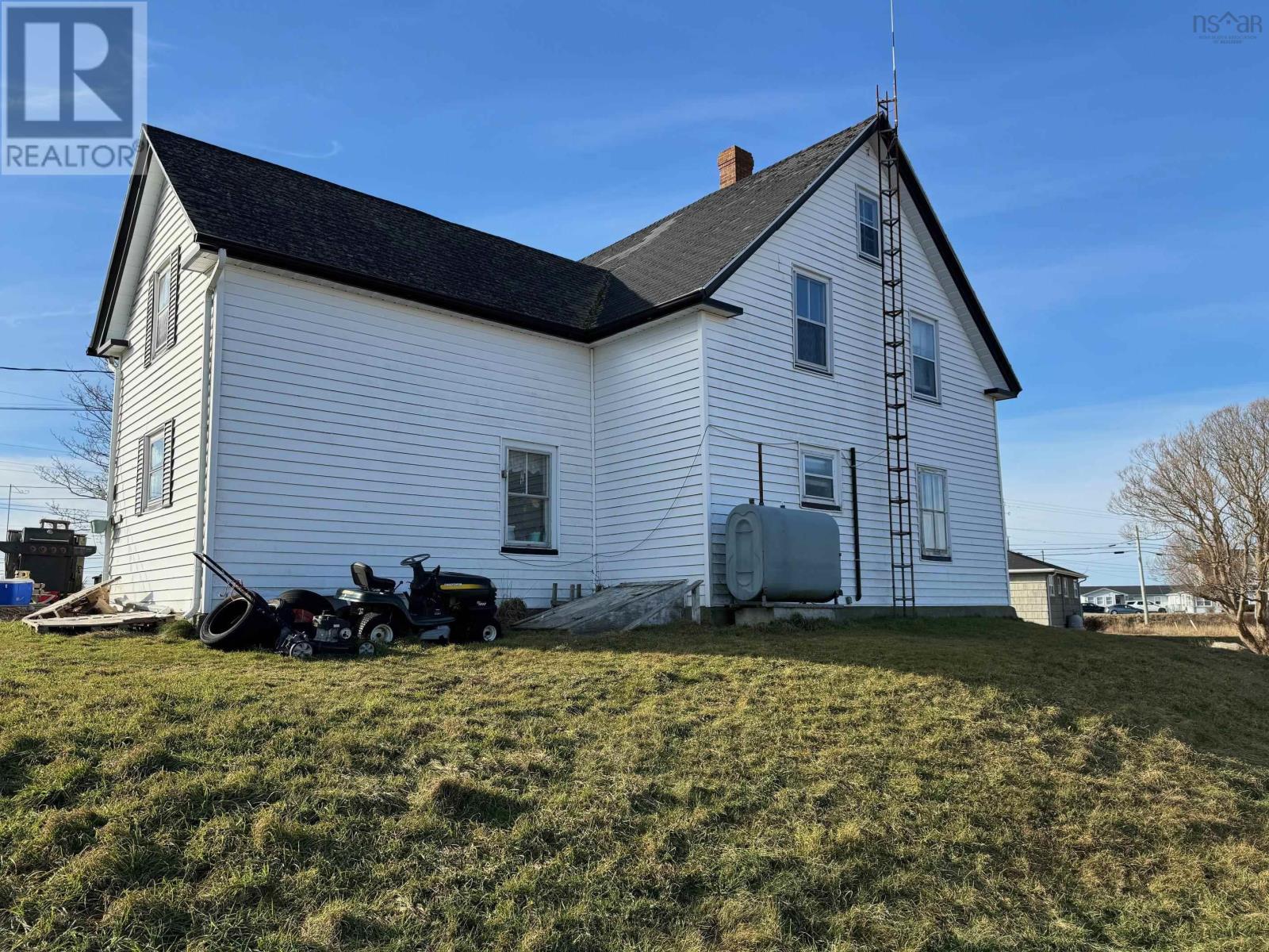 For sale 13 School Street, Lower West Pubnico, Nova Scotia B0W2C0