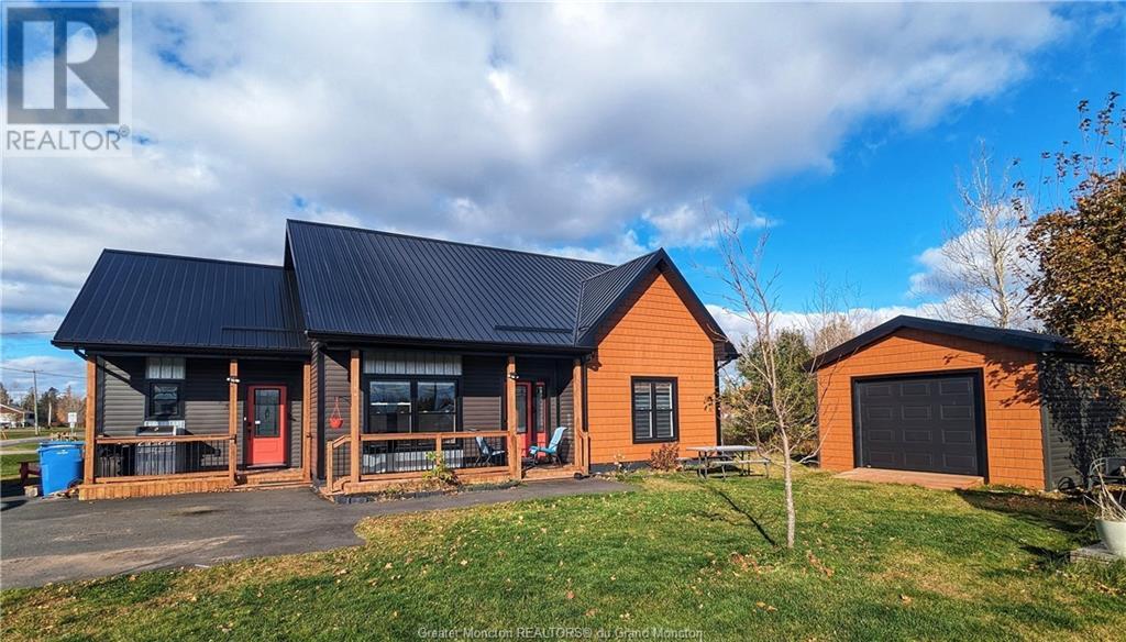 For sale 257 Av du Tre Carre, Shippagan, New Brunswick E8S1Y4