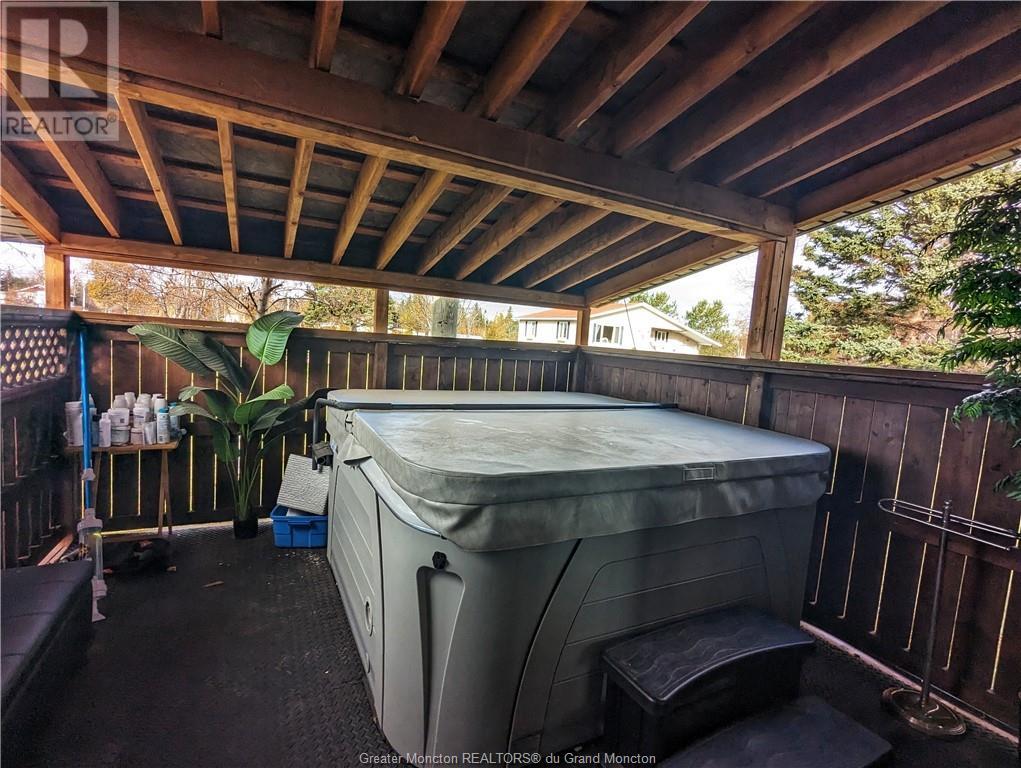 For sale 257 Av du Tre Carre, Shippagan, New Brunswick E8S1Y4