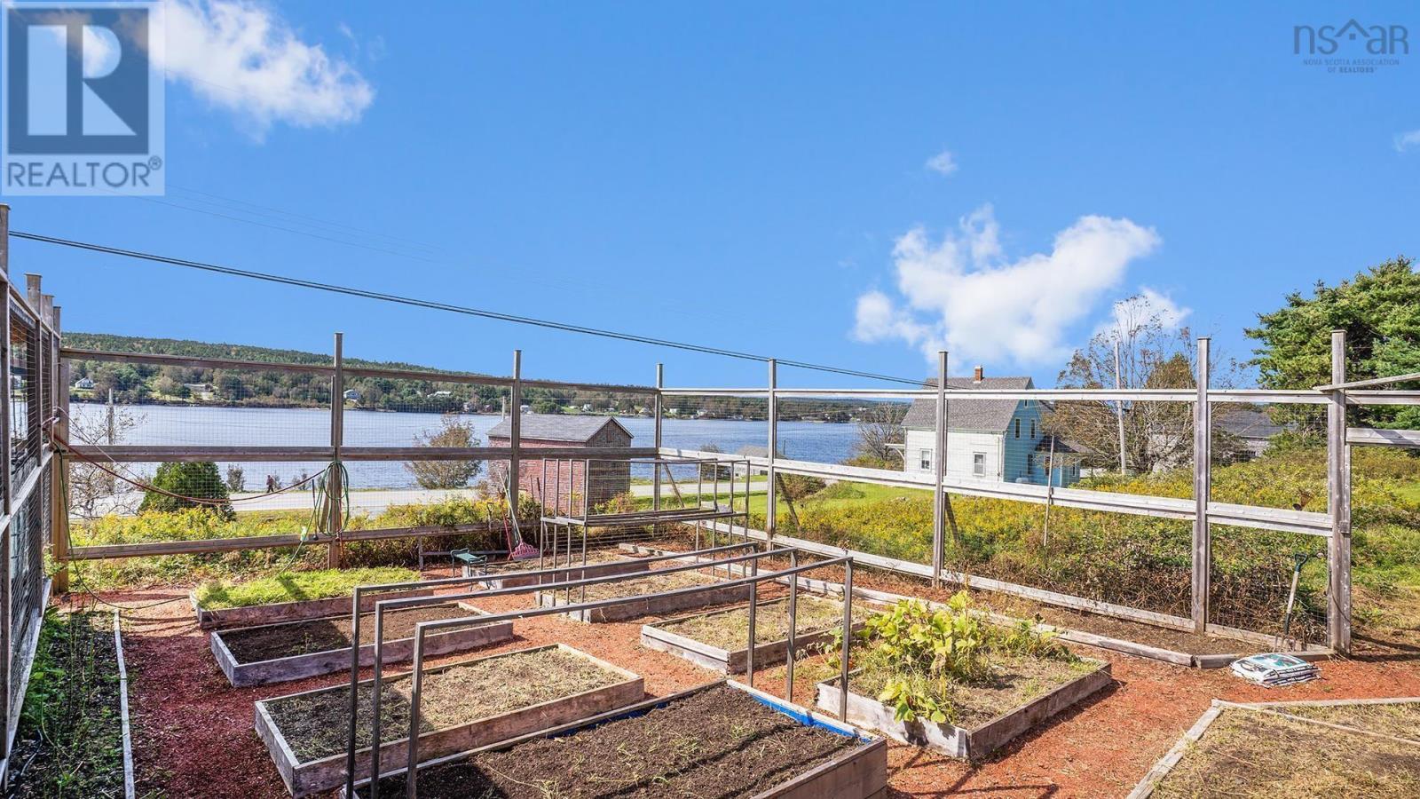 For sale 5618 Highway 332, Middle Lahave, Nova Scotia B4V3E2