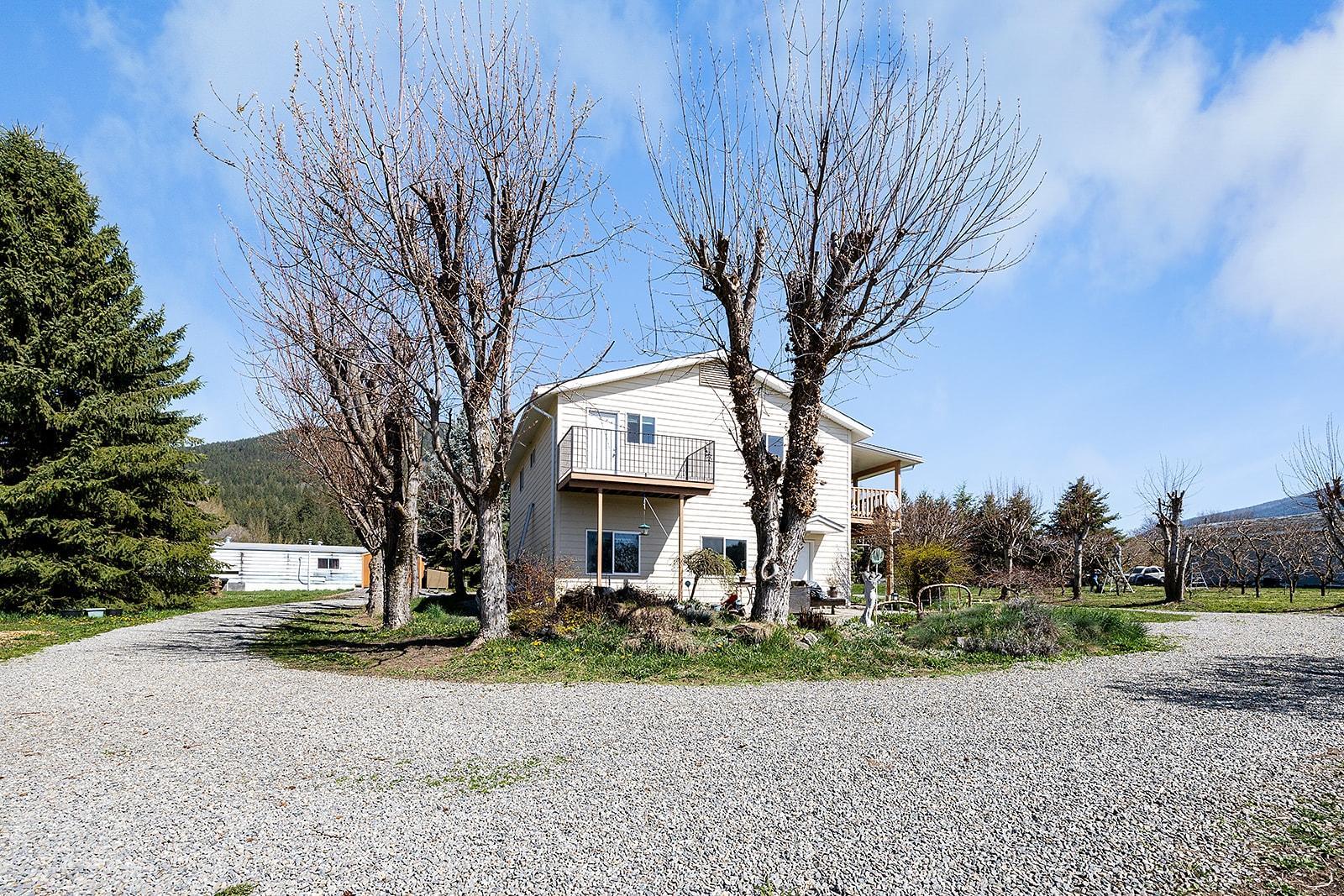 For sale 2813 HIGHWAY 3, Erickson, British Columbia V0B1G1 2476248