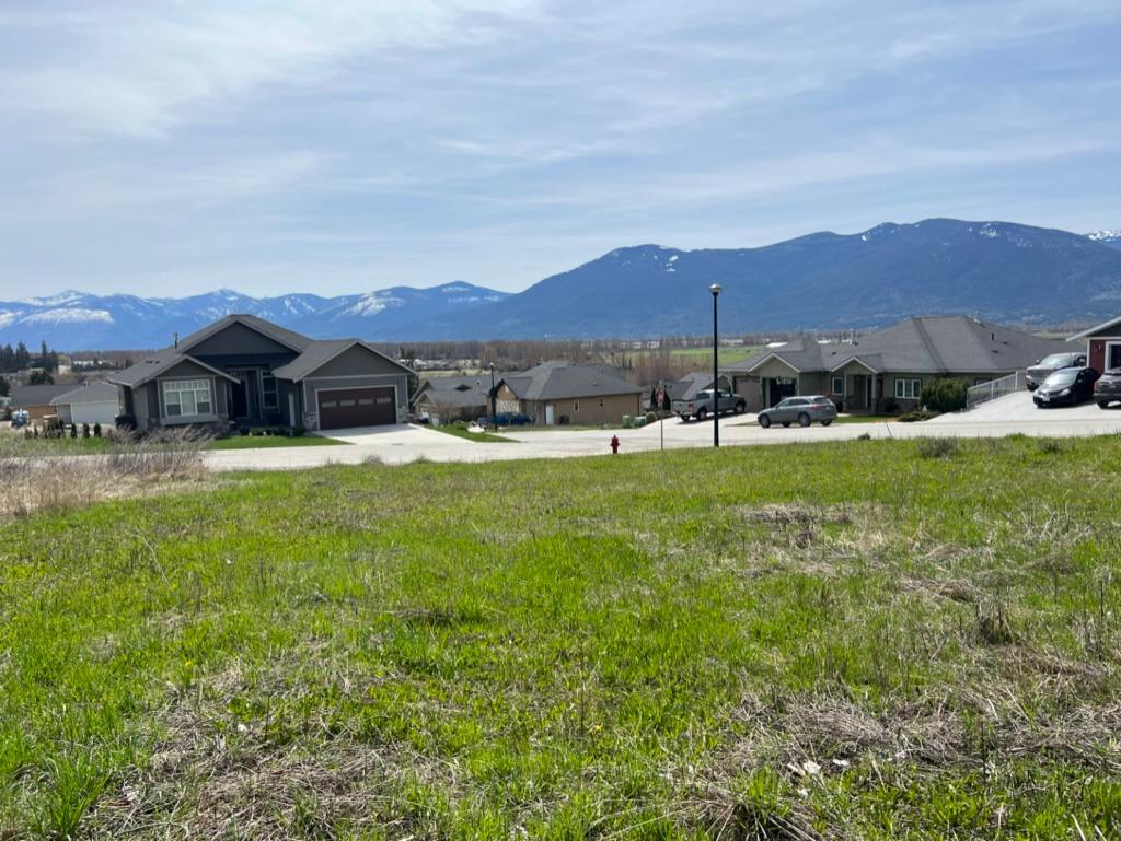 For sale 1014 HAWKVIEW DRIVE, Creston, British Columbia V0B1G3