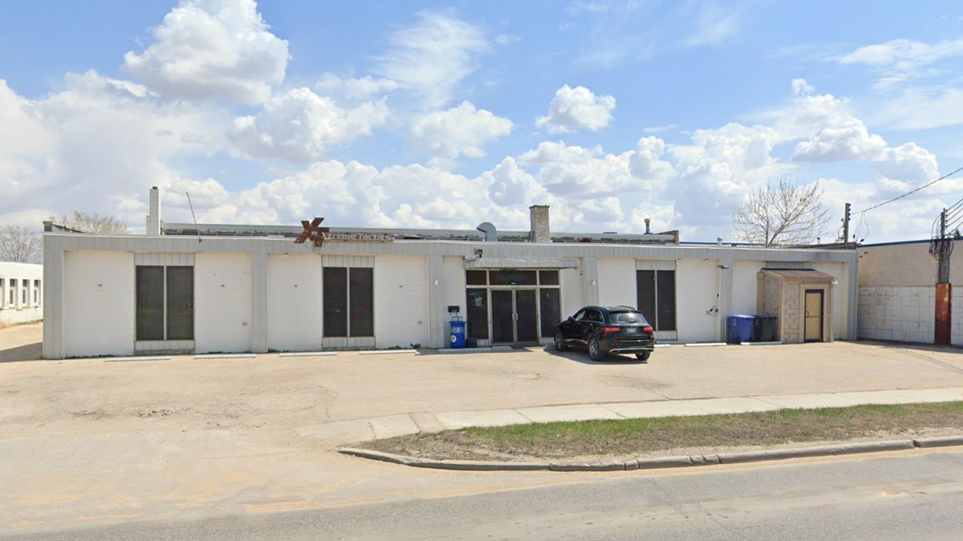 For lease 551 Ferry Road, Winnipeg, Manitoba R3H0T5