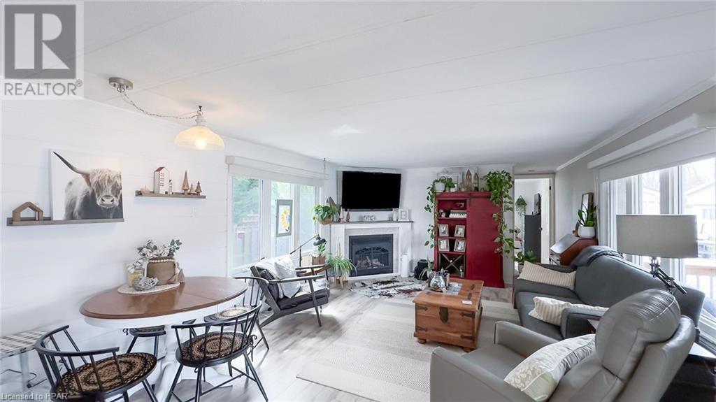 For sale 2B ALGONQUIN Lane, Meneset, Ontario N7A3Y2 40574738