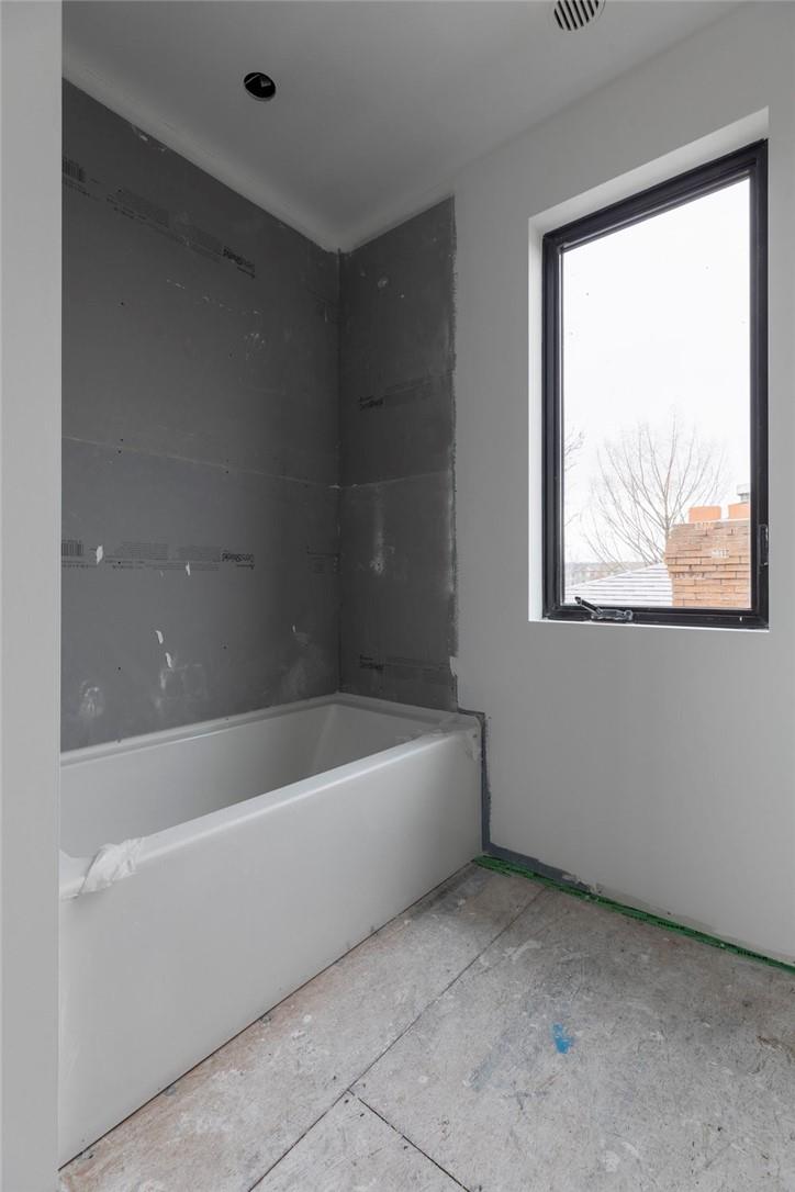 For sale 504 WINONA Road, Stoney Creek, Ontario L8E5E5 H4191347