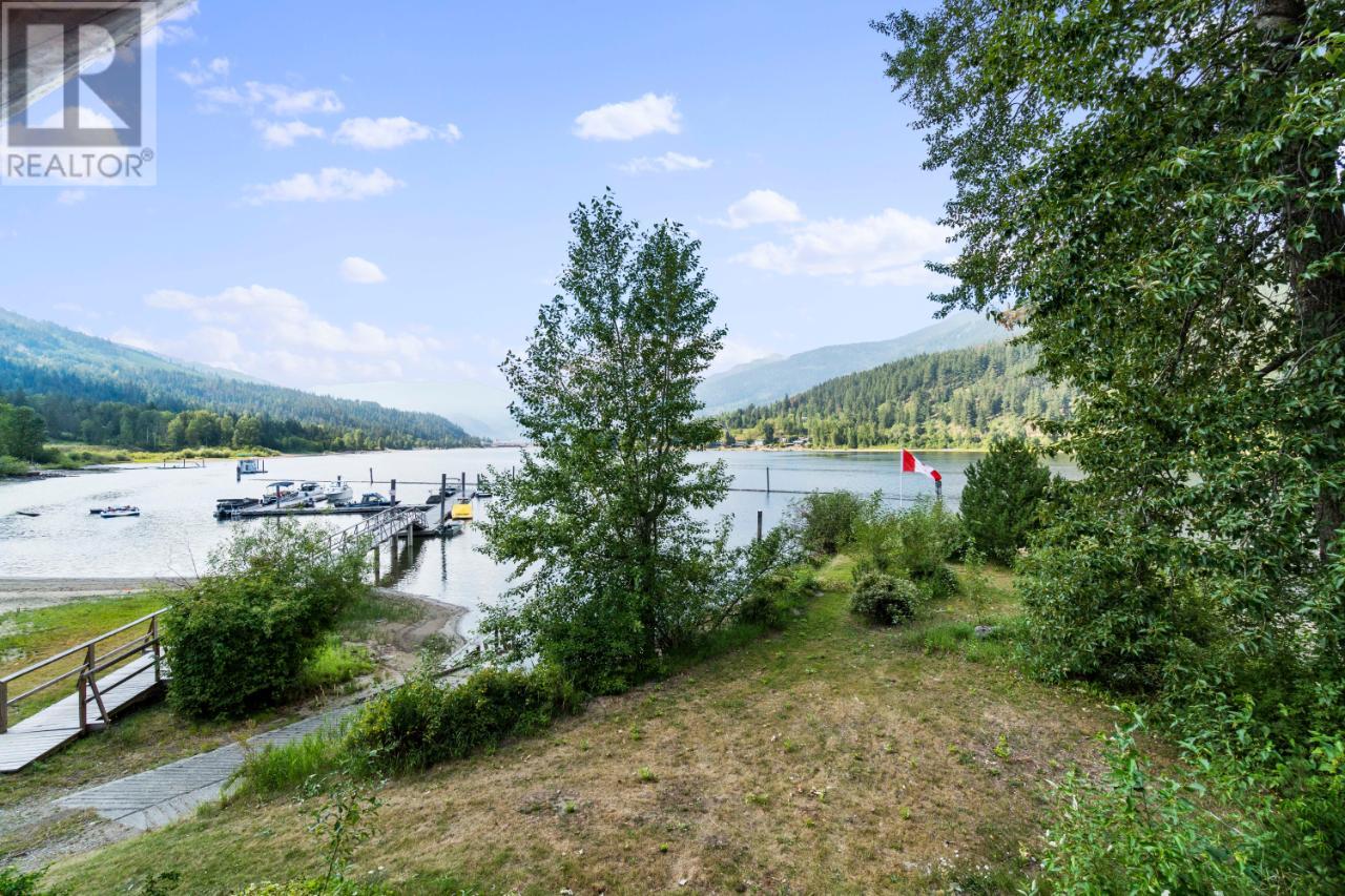 For sale 18758 HOLDING RD, Adams Lake, British Columbia 177117