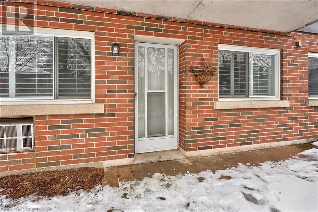 For sale 14 NORRIS Place Unit 103, St. Catharines, Ontario L2R2W8