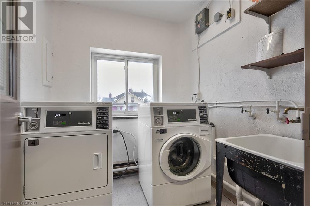 For sale 14 NORRIS Place Unit 103, St. Catharines, Ontario L2R2W8