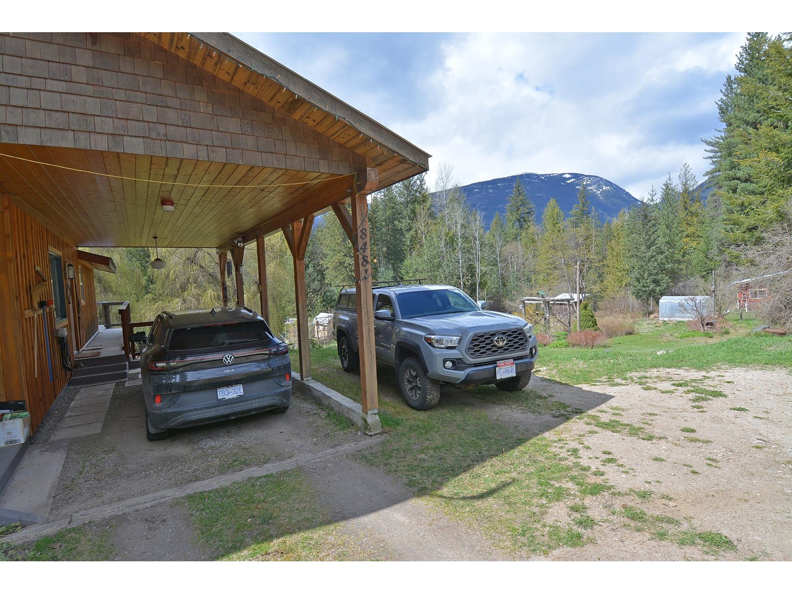 For sale 8481 HIGHWAY 6, Slocan, British Columbia V1L2C0 2476309