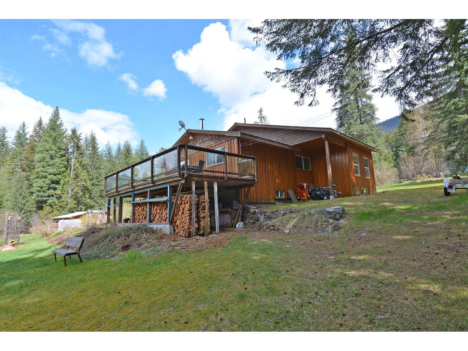 For sale 8481 HIGHWAY 6, Slocan, British Columbia V1L2C0 2476309