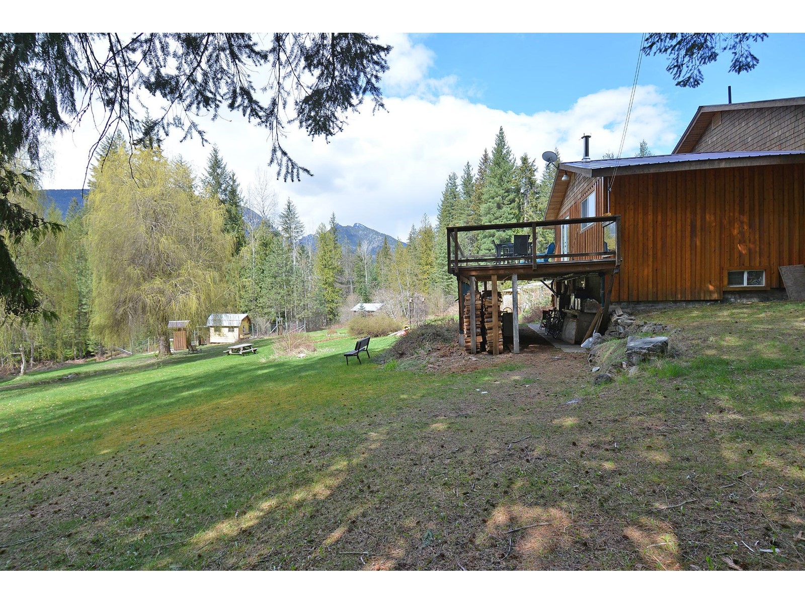 For sale 8481 HIGHWAY 6, Slocan, British Columbia V1L2C0 2476309