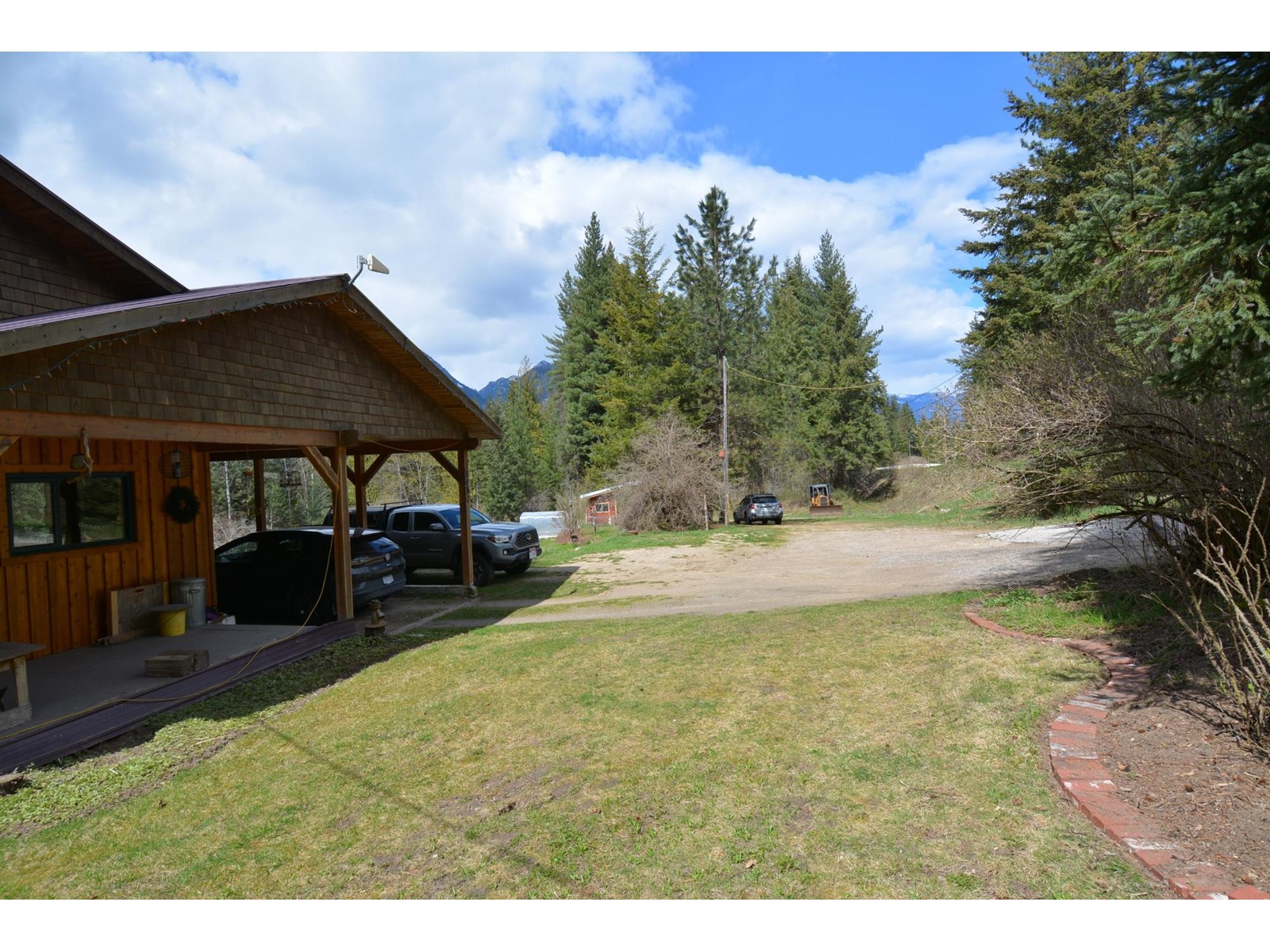 For sale 8481 HIGHWAY 6, Slocan, British Columbia V1L2C0 2476309