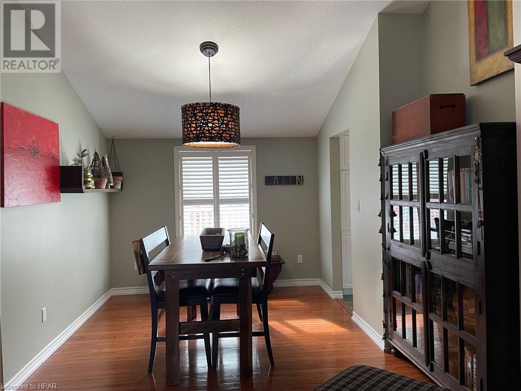 For sale 14 IROQUOIS Lane, Meneset, Ontario N7A3Y2 40575852 REALTOR.ca