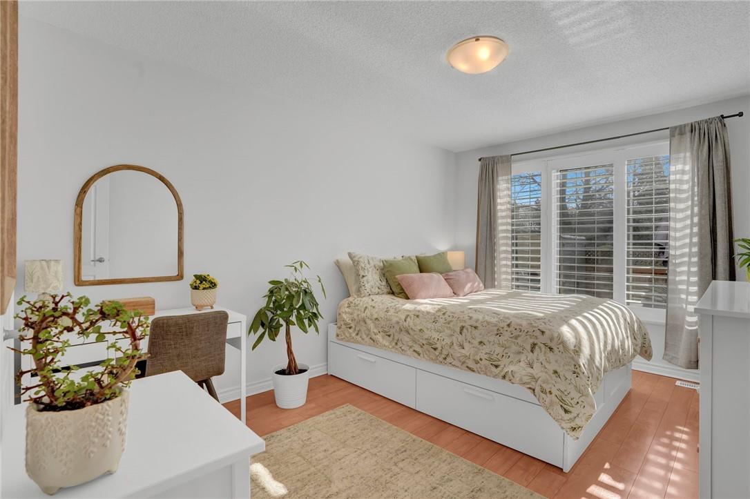 For sale 175 Fiddlers Green Road, Unit 34, Ancaster, Ontario L9G4X7