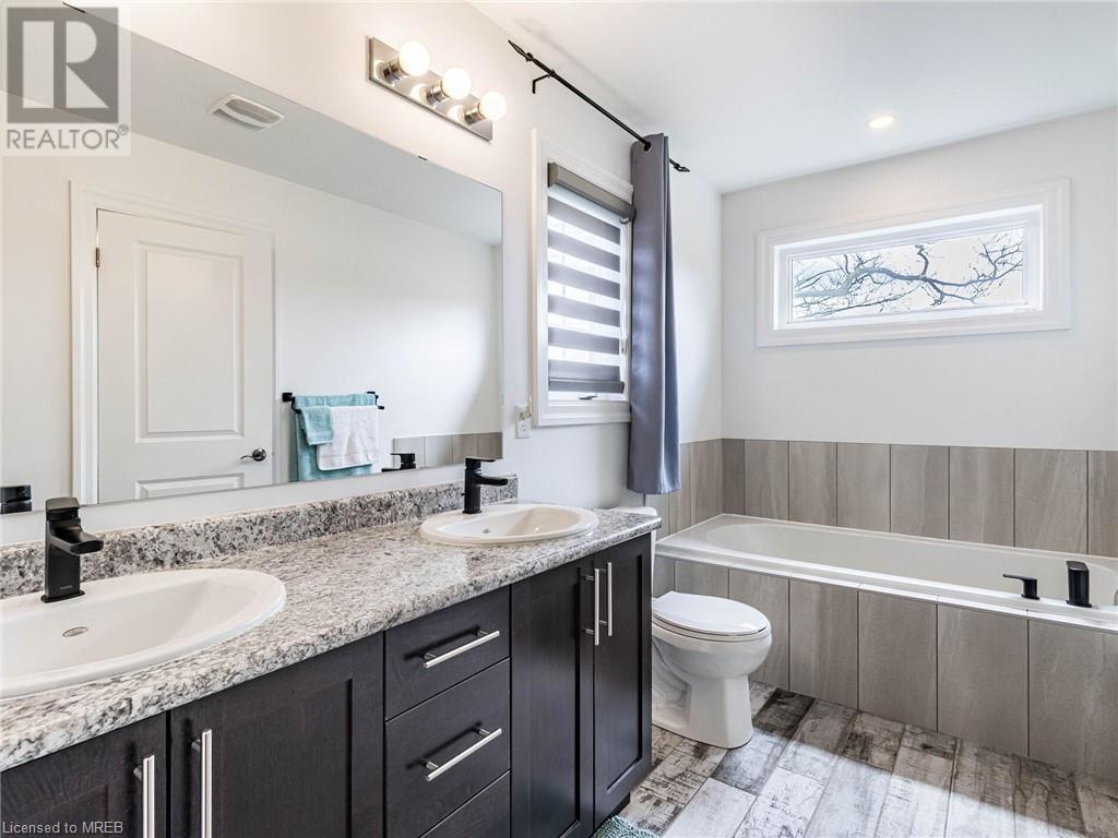 For sale 135 HARDCASTLE DRIVE Unit 1, Cambridge, Ontario N1S0B6 40574390 REALTOR.ca