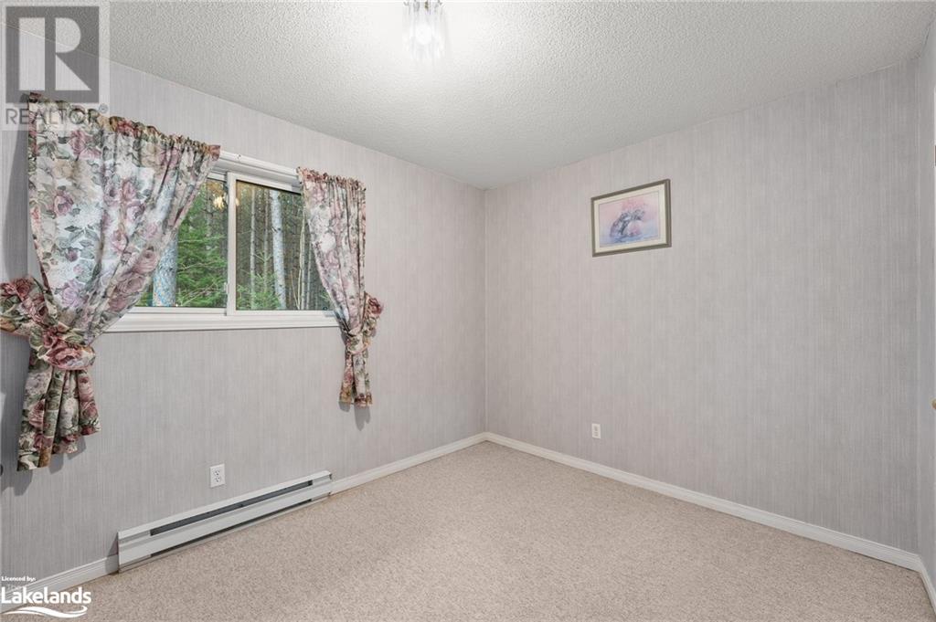 For sale 1673 BARRY LINE Road, West Guilford, Ontario K0M1J1