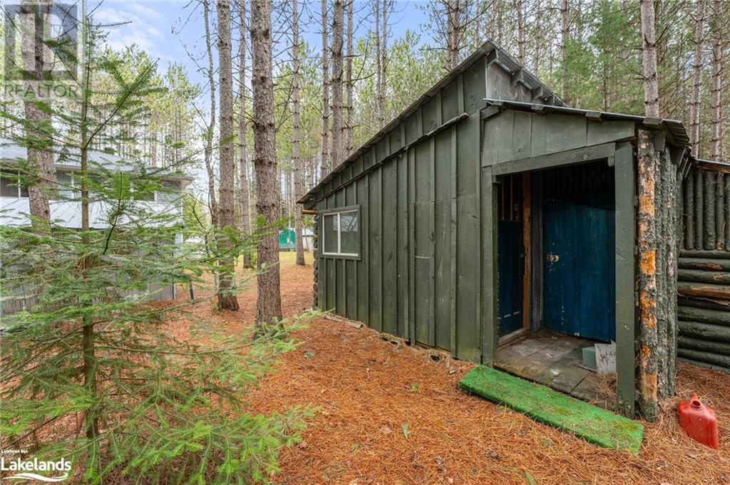 For sale 1673 BARRY LINE Road, West Guilford, Ontario K0M1J1