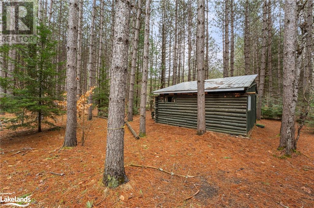 For sale 1673 BARRY LINE Road, West Guilford, Ontario K0M1J1