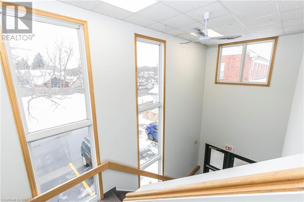 For rent 35 CRAWFORD Crescent, Campbellville, Ontario L0P1B0