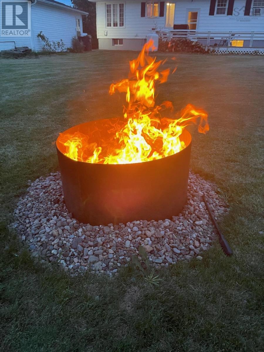 For sale 540 Seaview Drive, Upper North Sydney, Nova Scotia B2A3N8