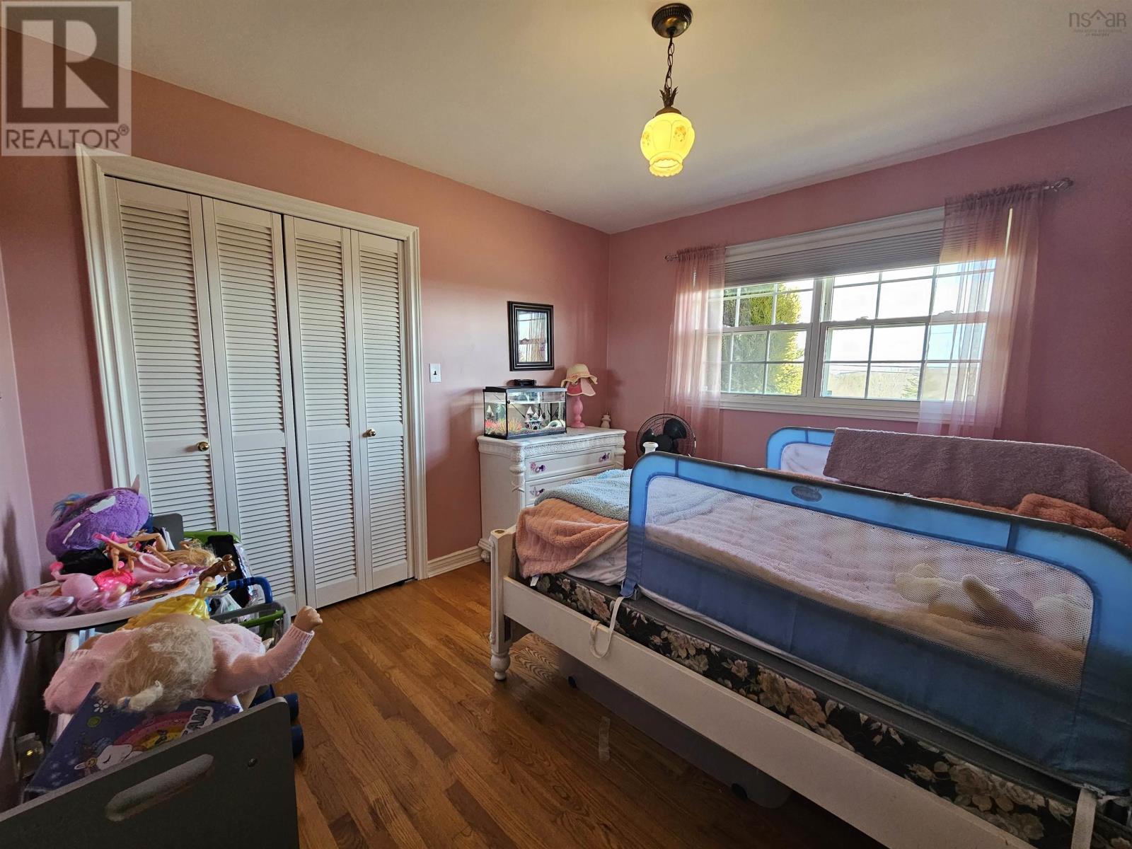 For sale 540 Seaview Drive, Upper North Sydney, Nova Scotia B2A3N8