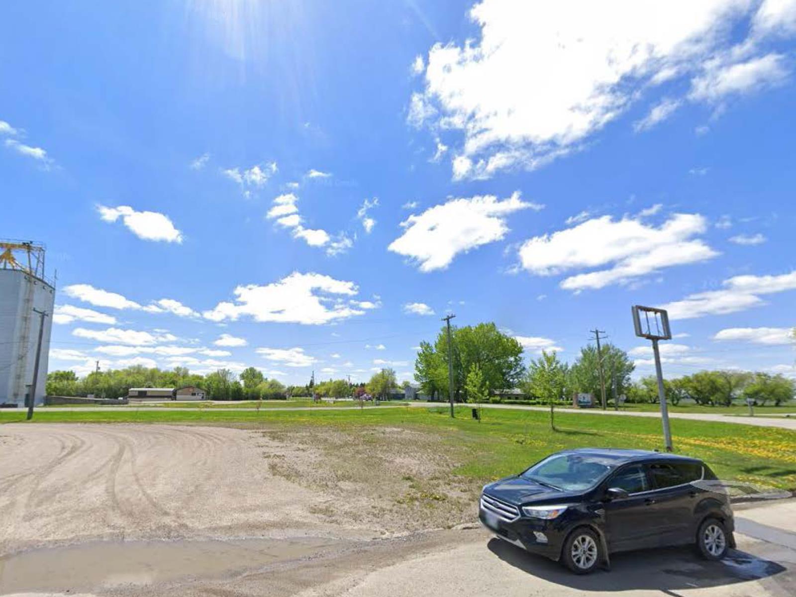 For sale 22 S Railway Ave, Waskada, Manitoba R0M2E0 6627fcfff61b7d1e2dc46b31 REALTOR.ca