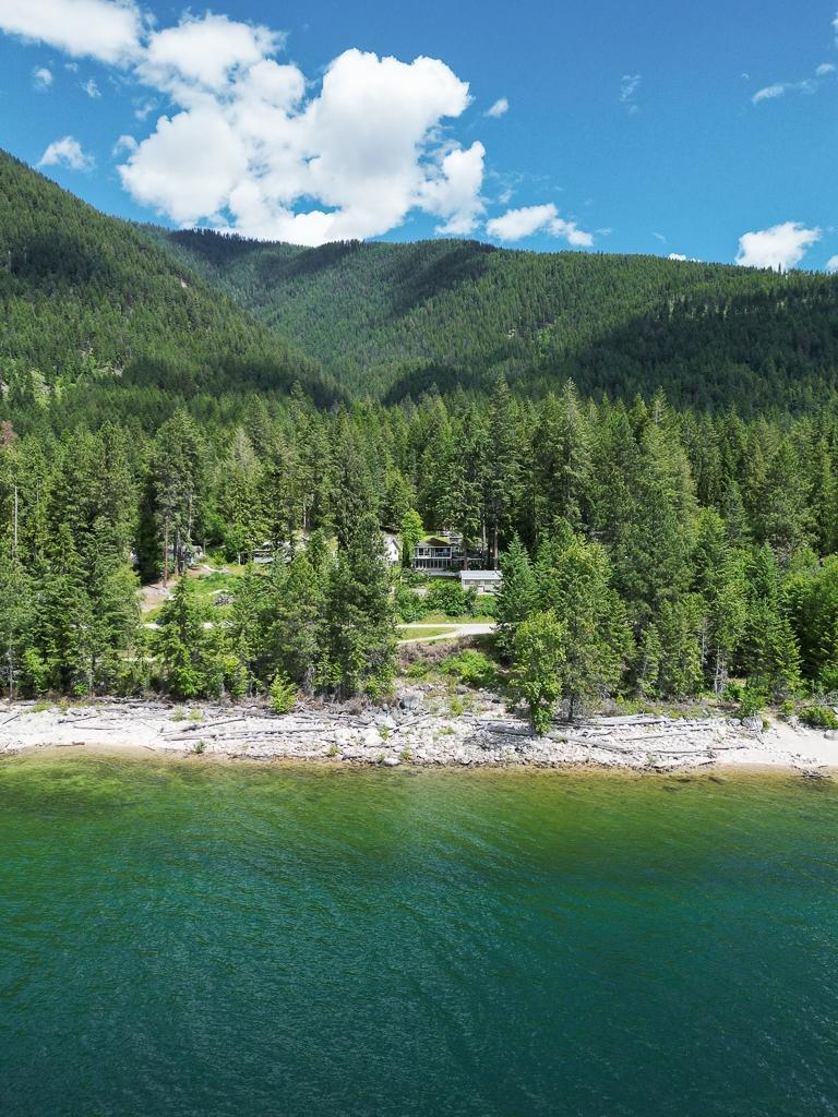 For sale 11110 HIGHWAY 3A, Sanca, British Columbia V0B1A2 2476361