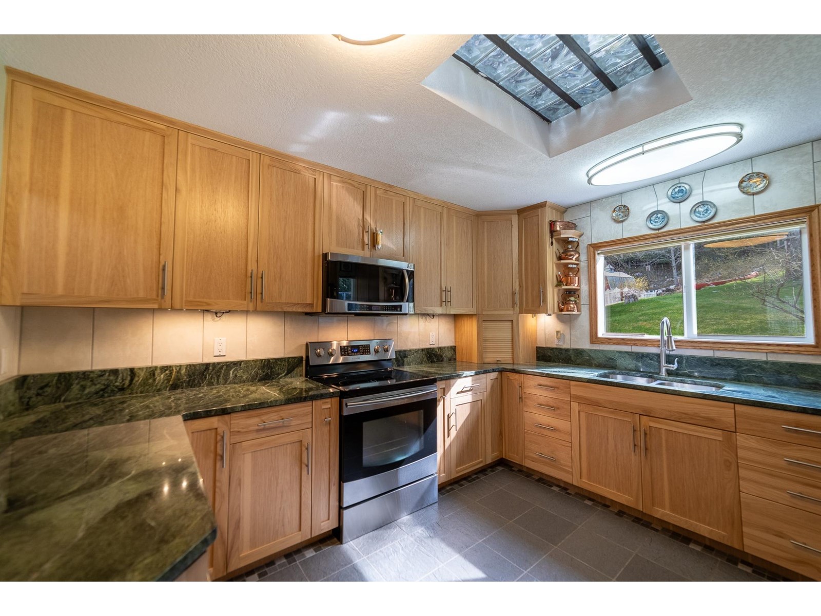 For sale 11110 HIGHWAY 3A, Sanca, British Columbia V0B1A2 2476361