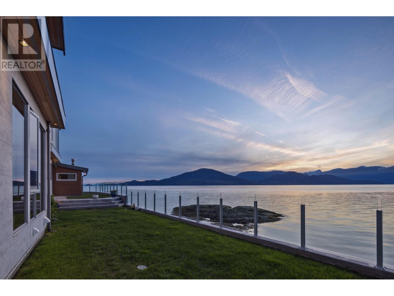 For sale 15 BRUNSWICK BEACH ROAD, Lions Bay, British Columbia V0N2E0