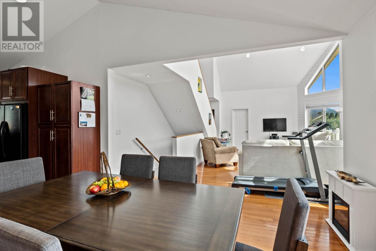 For sale 3601 NAVATANEE DRIVE, Kamloops, British Columbia V2H1S1