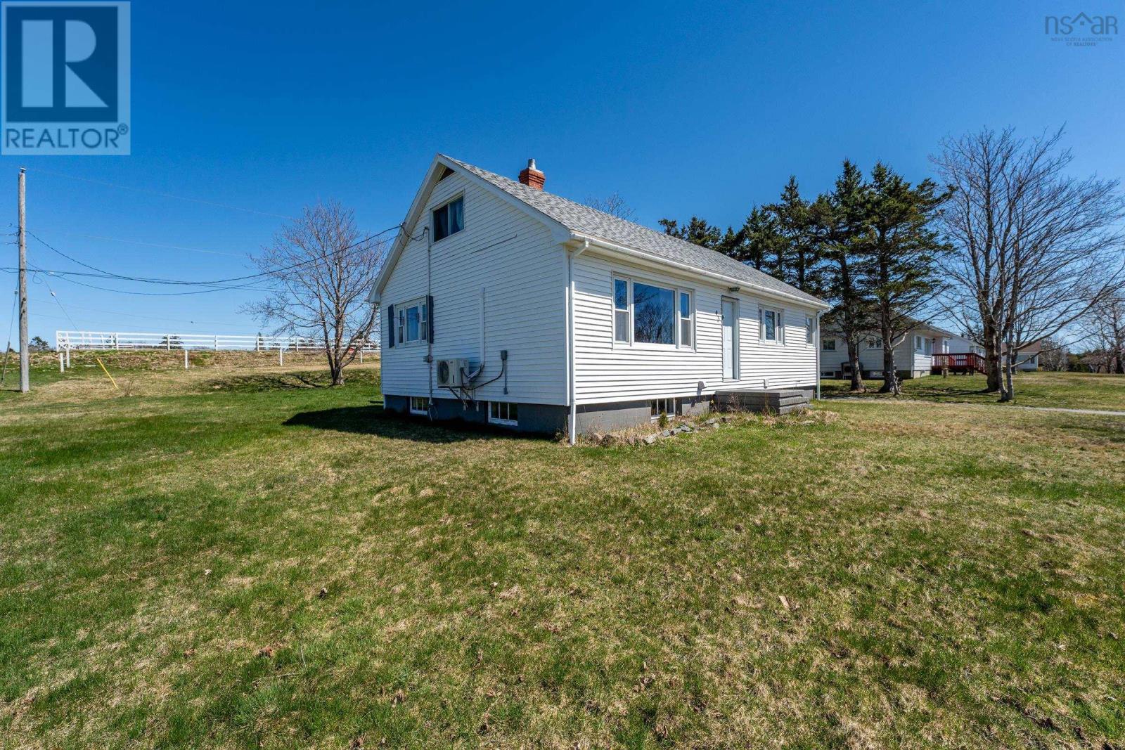 For sale 43 Belle Vue St, Belliveaus Cove, Nova Scotia B0W1M0