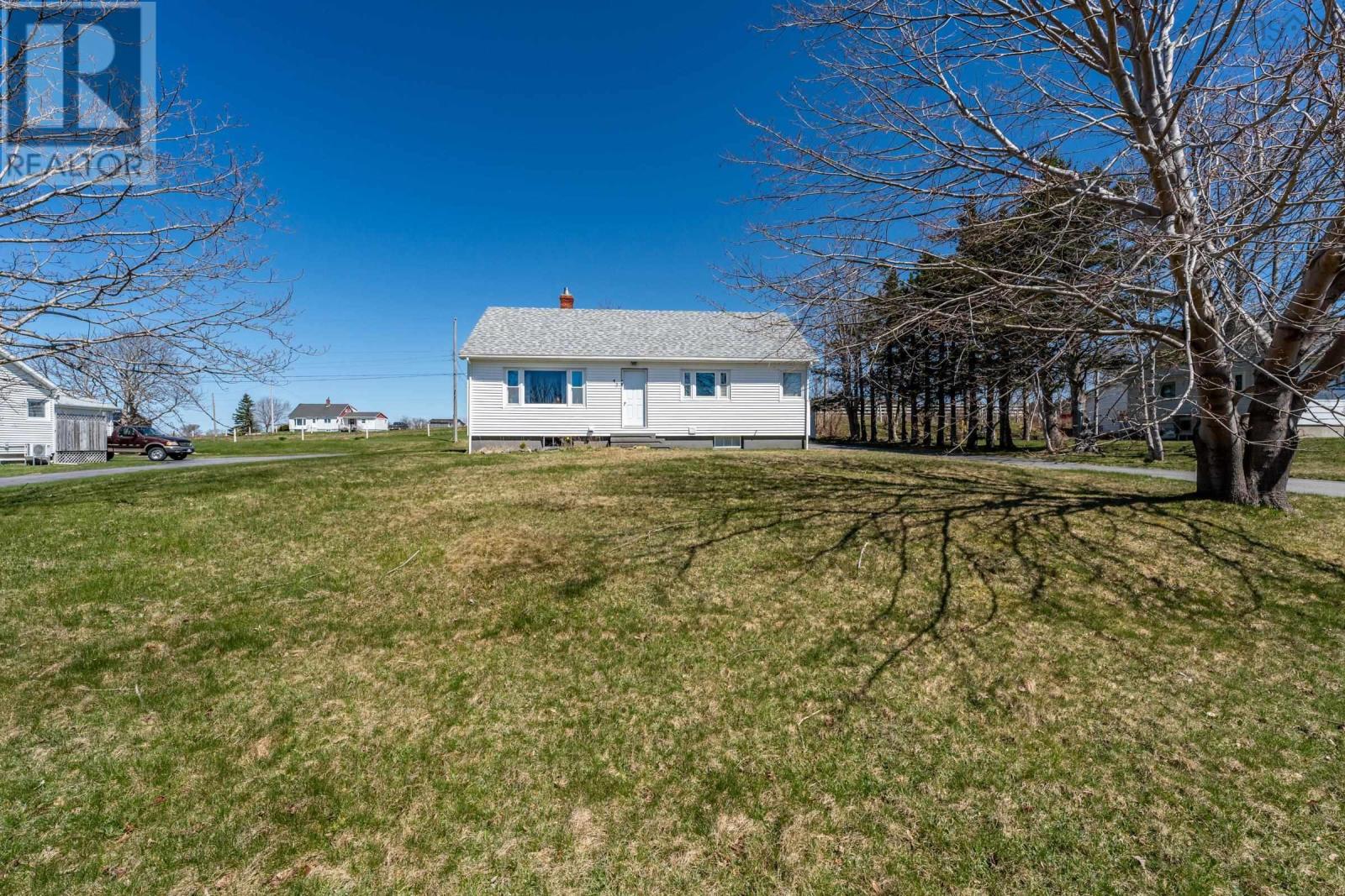 For sale 43 Belle Vue St, Belliveaus Cove, Nova Scotia B0W1M0