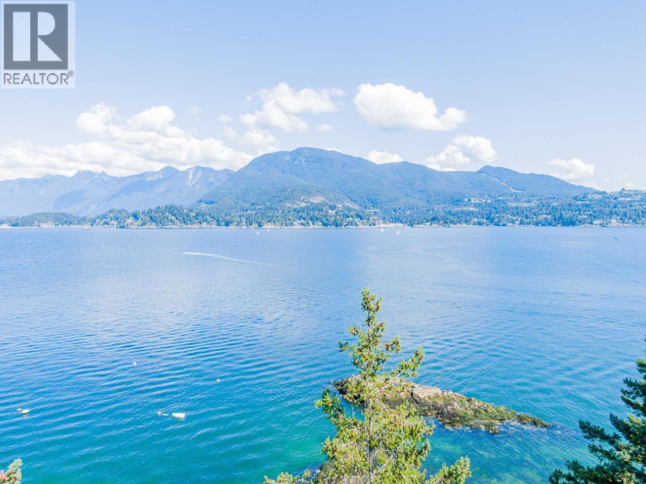 For sale 16 PASSAGE ISLAND, West Vancouver, British Columbia V7W1V7