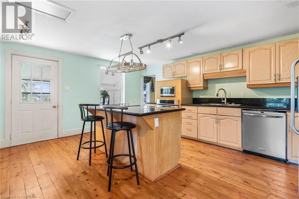 For sale 4639 BATH Road, Amherstview, Ontario K7N1A8 40578419