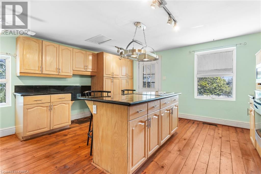 For sale 4639 BATH Road, Amherstview, Ontario K7N1A8 40578419