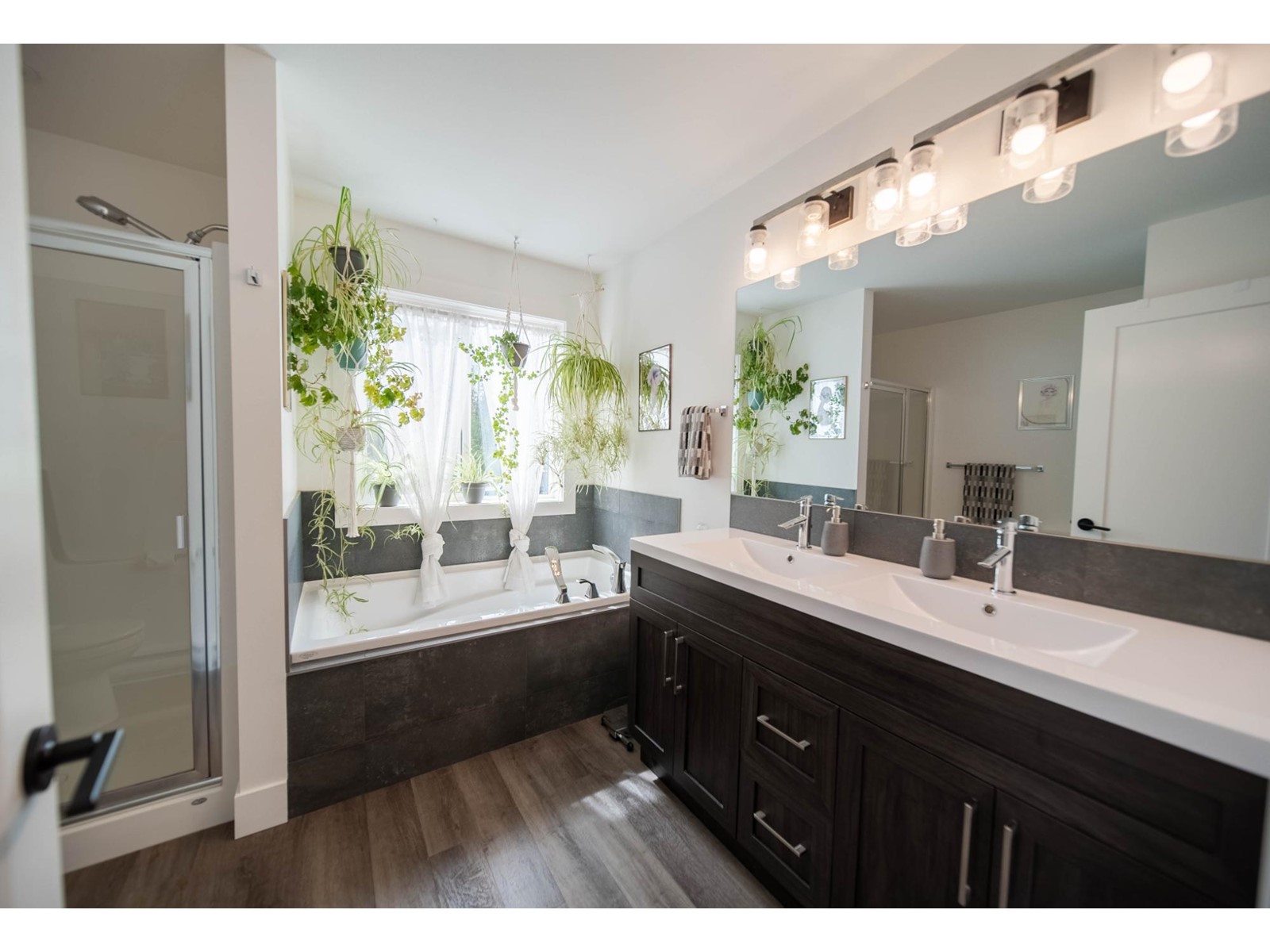 For sale 4165 HIGHWAY 93, Grasmere, British Columbia V0B1R0 2476414