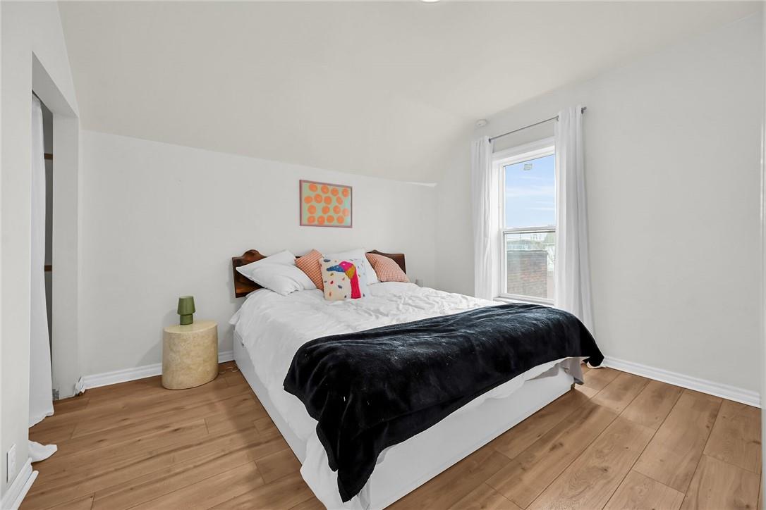 For sale 109 Beach Road, Hamilton, Ontario L8L4A1 H4191350 REALTOR.ca