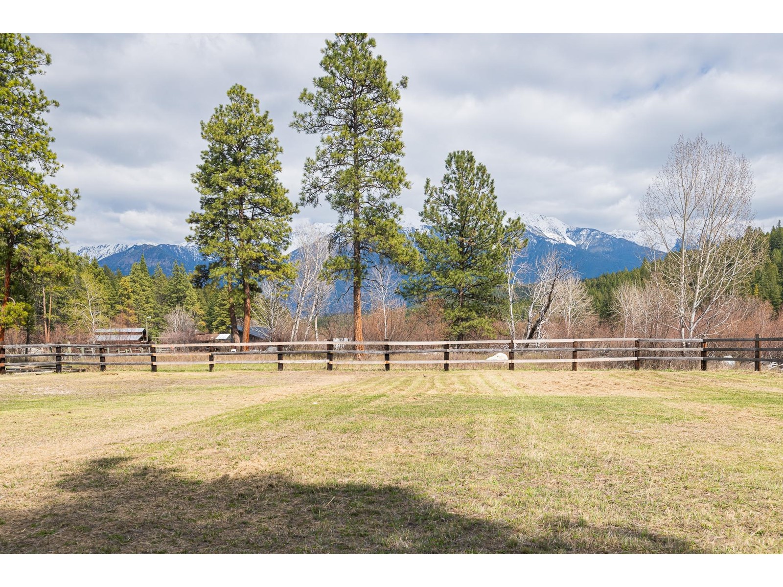 For sale 5612 WOLF CREEK ROAD, Wasa, British Columbia V1C4H5 2476417