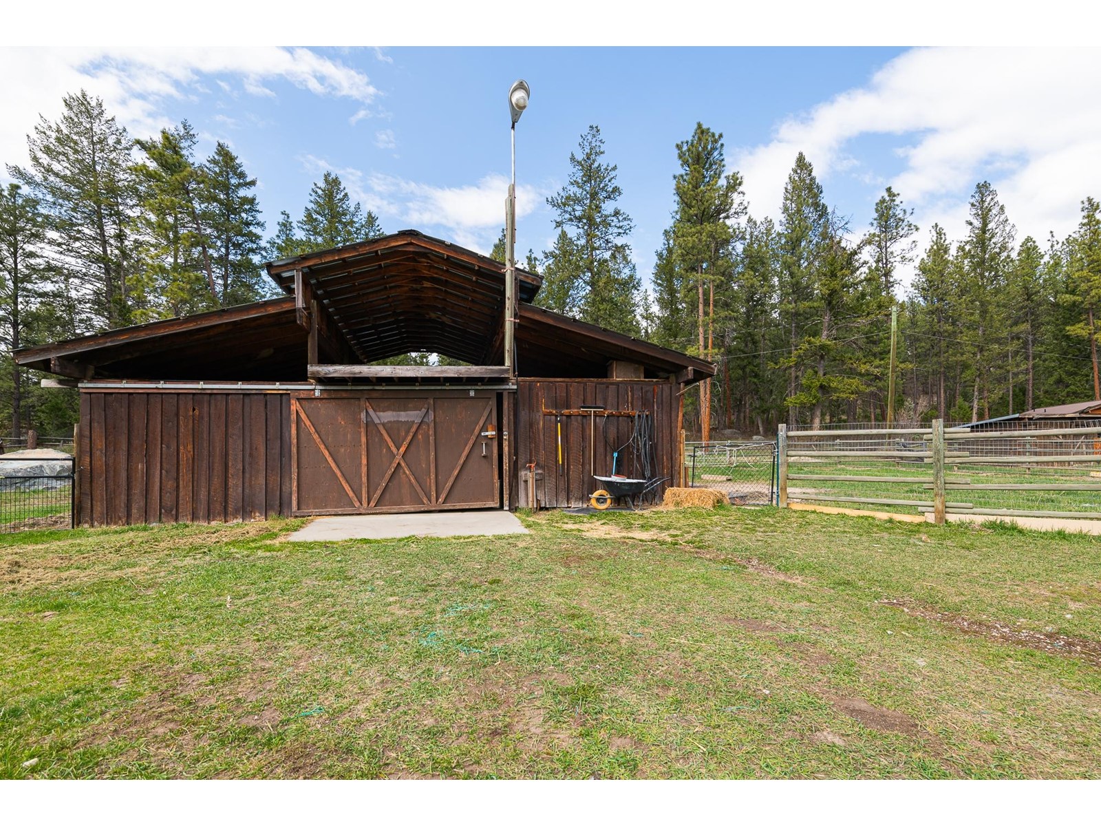 For sale 5612 WOLF CREEK ROAD, Wasa, British Columbia V1C4H5 2476417