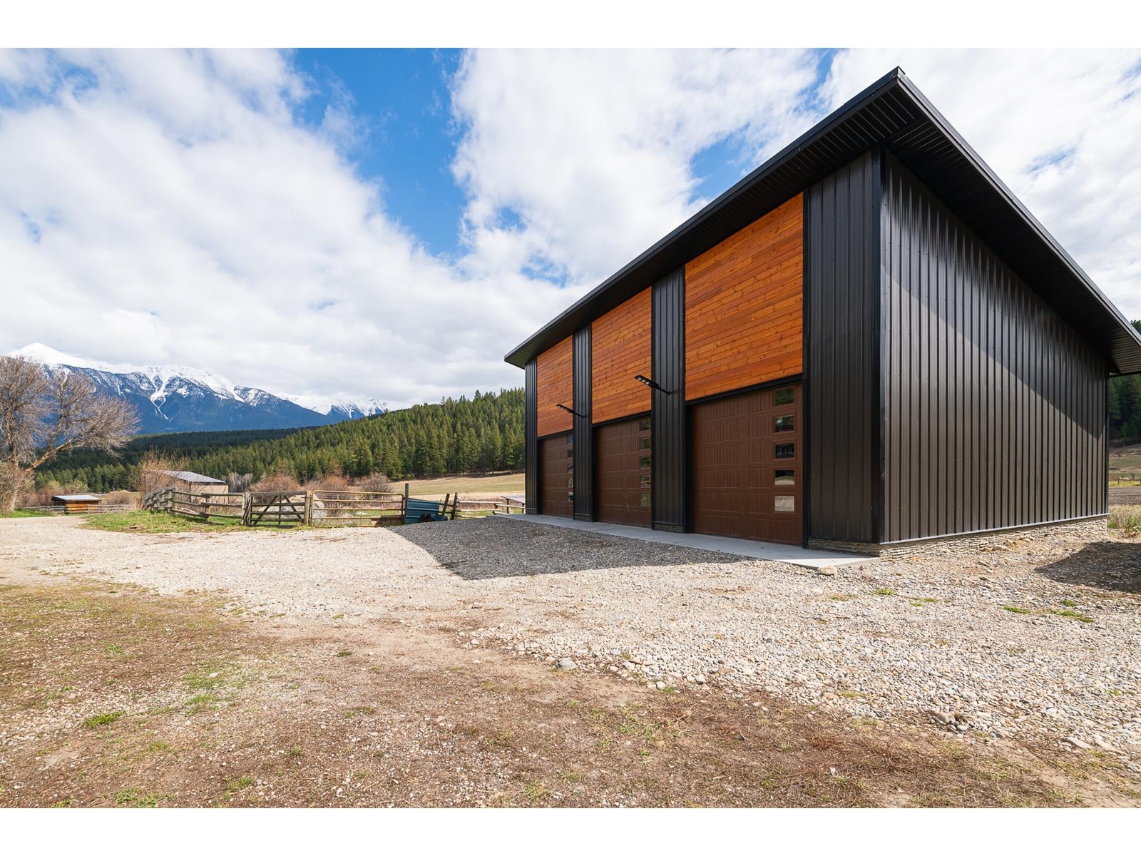 For sale 5612 WOLF CREEK ROAD, Wasa, British Columbia V1C4H5 2476417