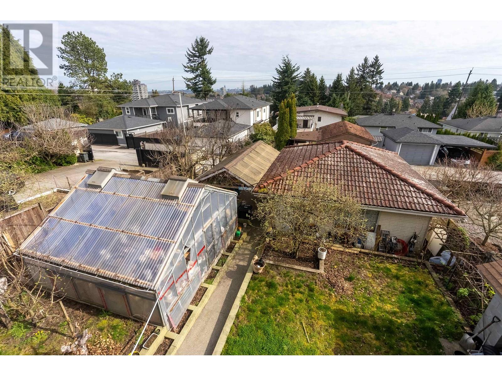 For sale 8166 11TH AVENUE, Burnaby, British Columbia V3N2N9 R2862977