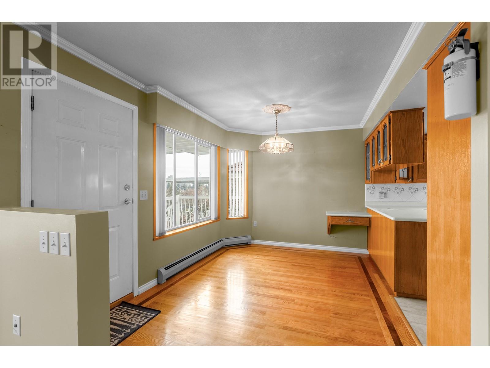 For sale 8166 11TH AVENUE, Burnaby, British Columbia V3N2N9 R2862977