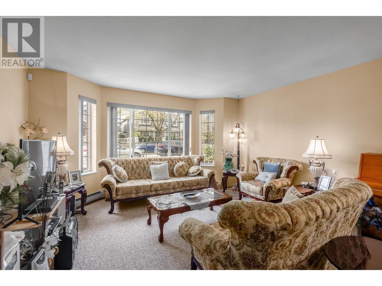 For sale 8166 11TH AVENUE, Burnaby, British Columbia V3N2N9 R2862977