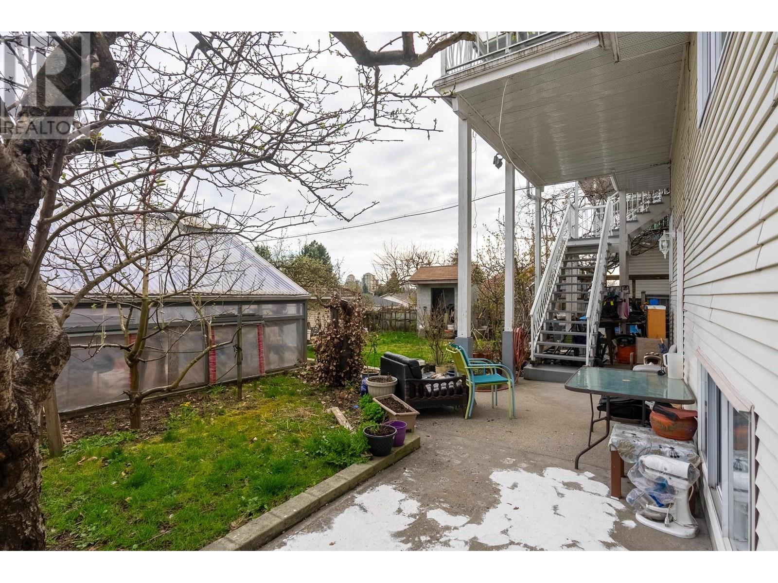 For sale 8166 11TH AVENUE, Burnaby, British Columbia V3N2N9 R2862977