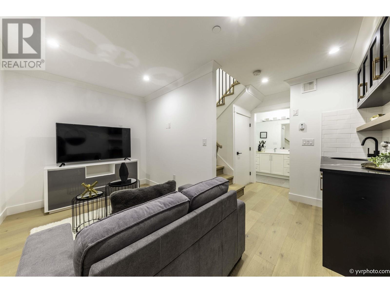 For sale 4990 SHERBROOKE STREET, Vancouver, British Columbia V5W3M2