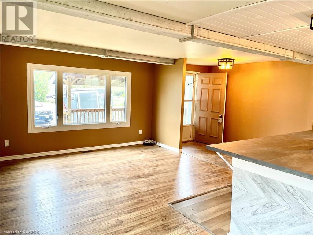 For sale 35 BRACKENBURY Street W, Markdale, Ontario N0C1H0 40580210